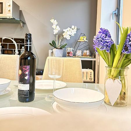 Perfectly Located City Centre Studio Apartment - West One With Free Wifi, Gym Access, Netflix Sheffield Luaran gambar