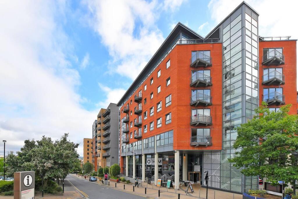 Perfectly Located City Centre Studio Apartment - West One With Free Wifi, Gym Access, Netflix Sheffield Luaran gambar