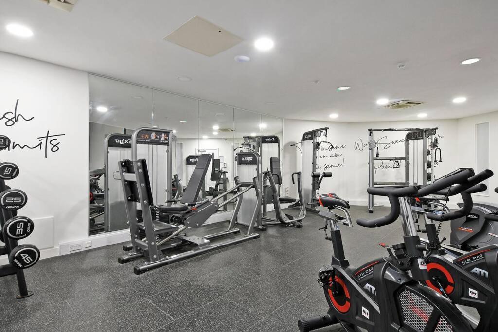 Perfectly Located City Centre Studio Apartment - West One With Free Wifi, Gym Access, Netflix Sheffield Luaran gambar