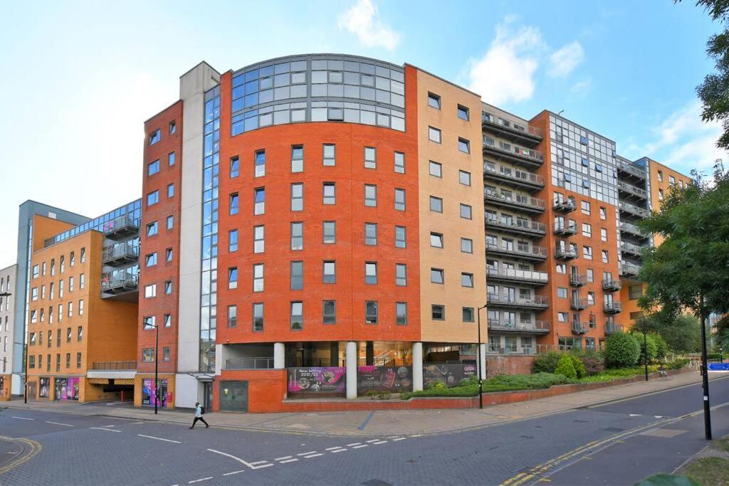 Perfectly Located City Centre Studio Apartment - West One With Free Wifi, Gym Access, Netflix Sheffield Luaran gambar